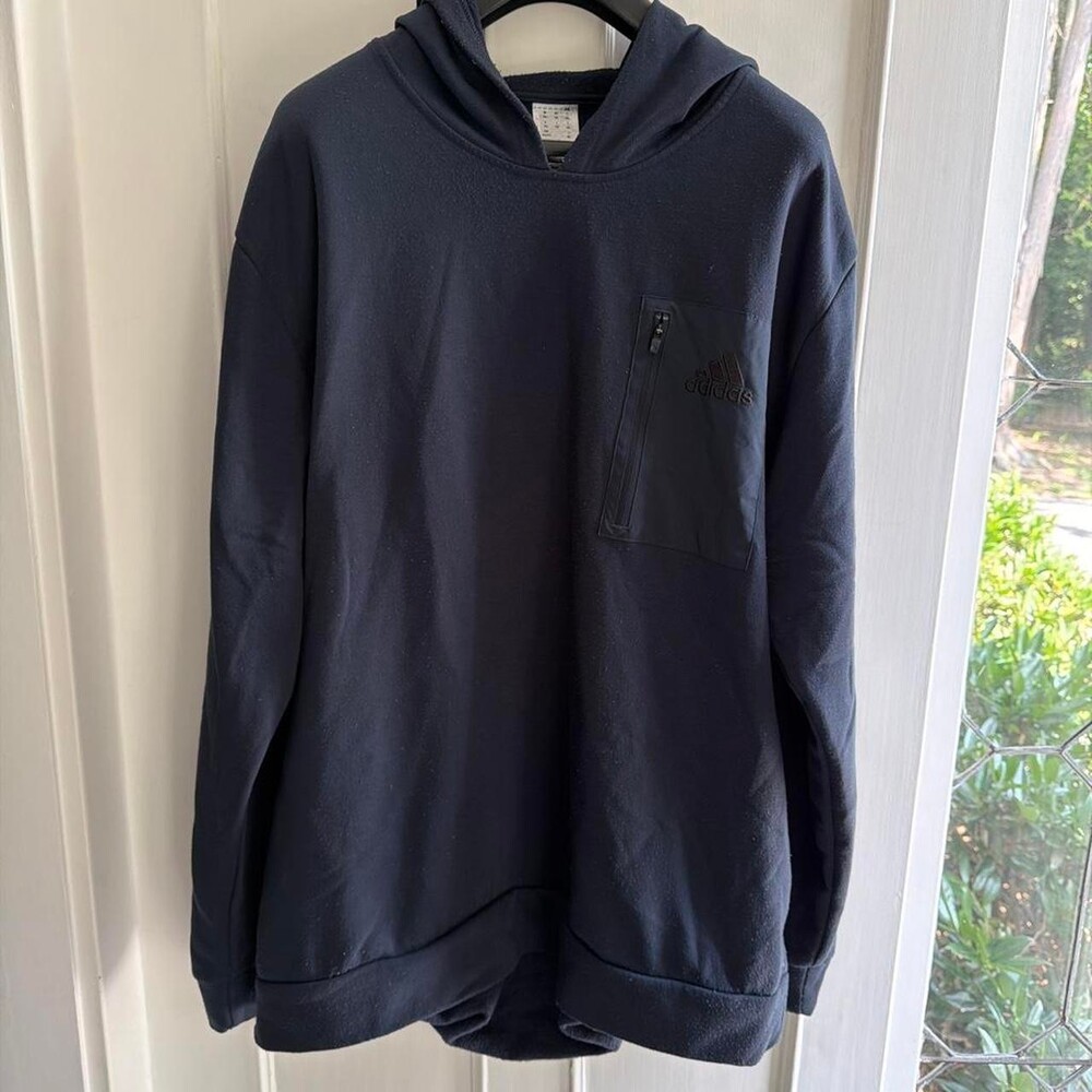 Navy blue Adidas hoodie with embroidered logo #athletic #sporty